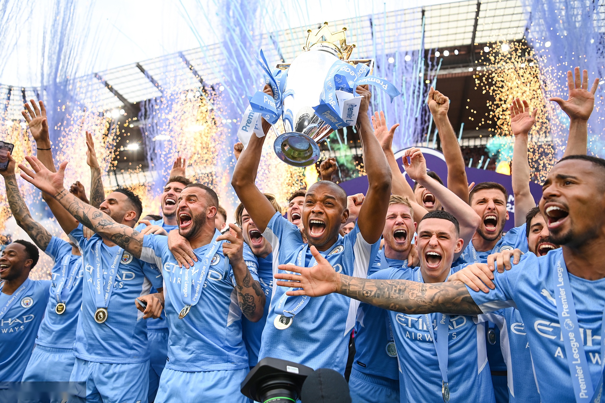 他丰富的职 他丰富的职